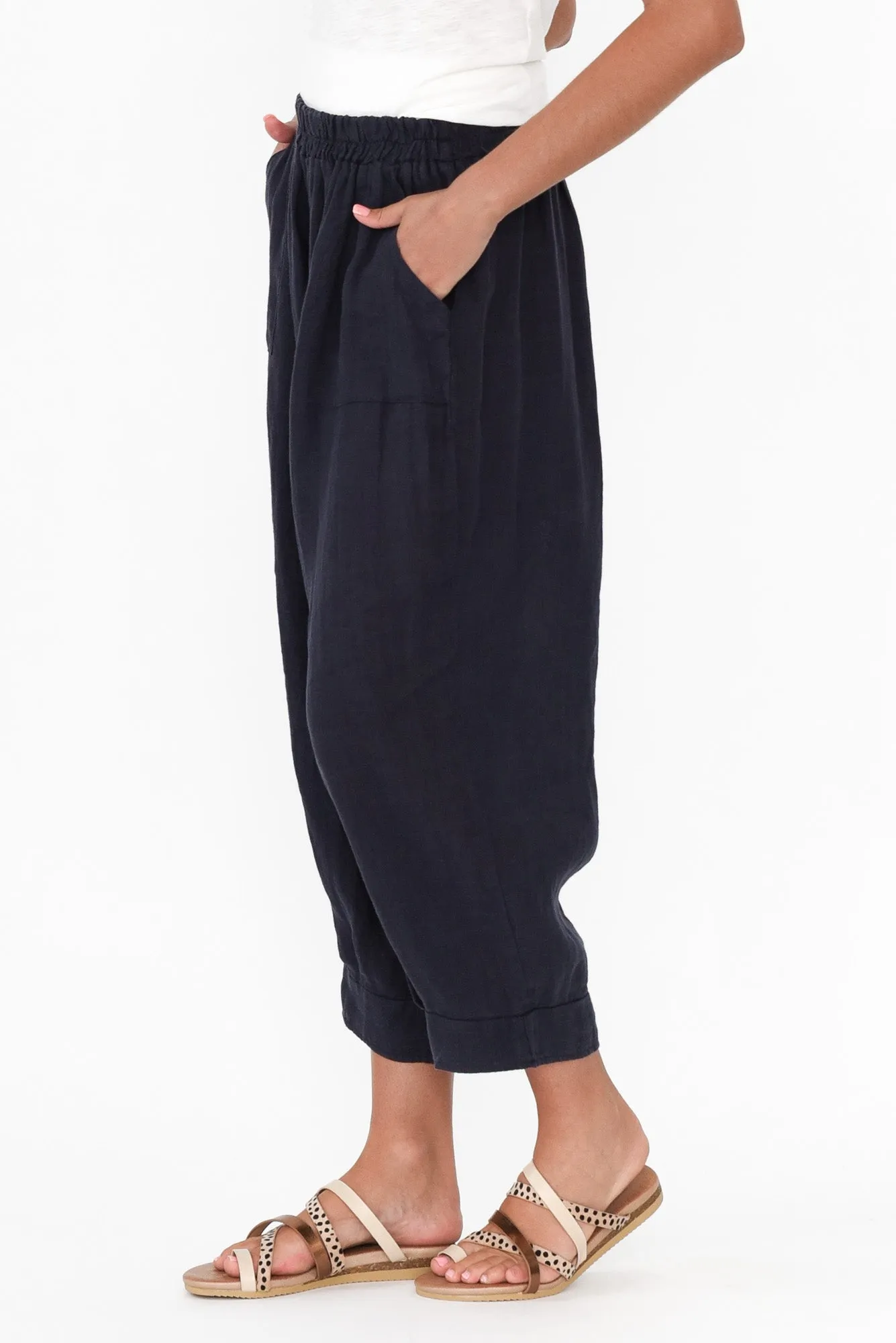 Elide Navy Linen Cropped Pants